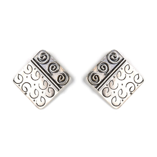 C223 Silver Post Earring