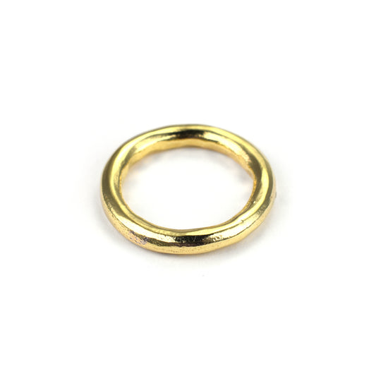 C1070a Hammered Brass Closed Ring