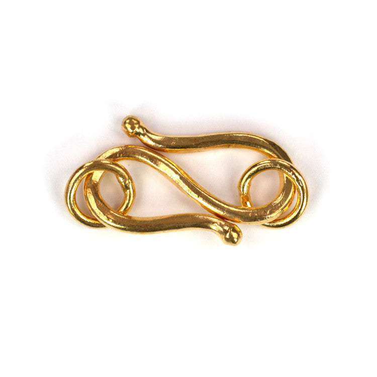 C1049 Hammered Brass S Clasp