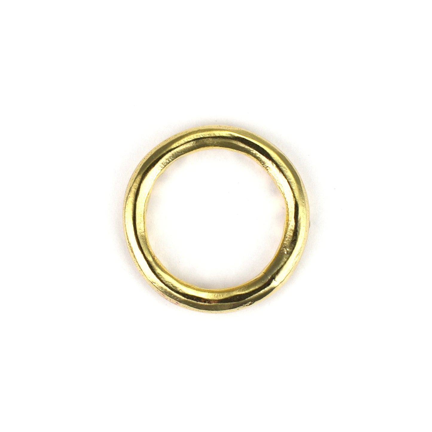 C1070a Hammered Brass Closed Ring