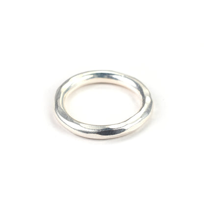 C1070a Hammered Brass Closed Ring